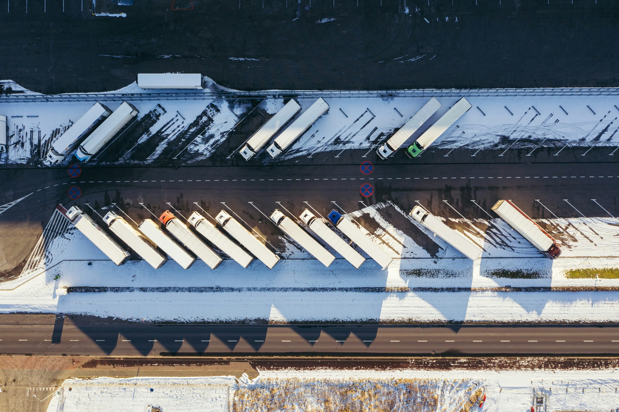 Experienced Dispatchers Help Trucking Carriers Find High-Paying Loads in the Winter